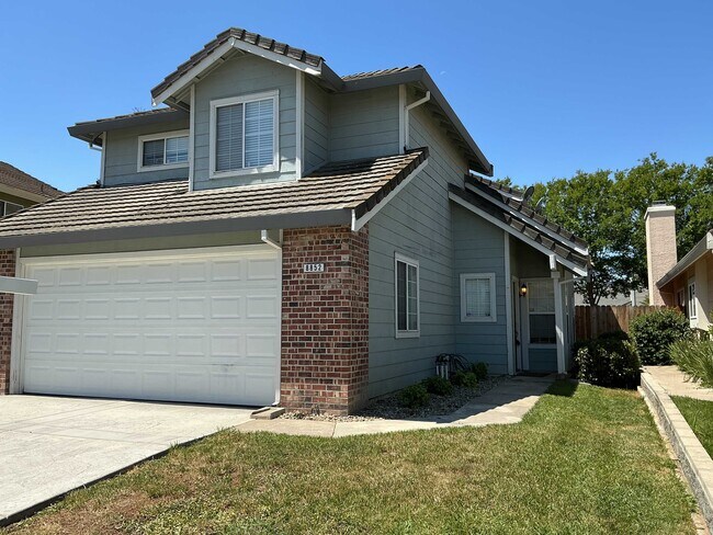 8852 Gemwood Way in Elk Grove, CA - Building Photo - Building Photo