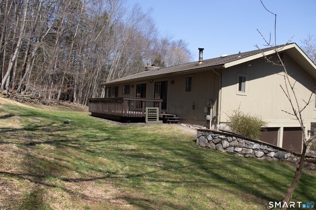 6 Cove Rd in Brookfield, CT - Building Photo - Building Photo