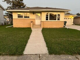 3201 Buckingham Rd in Sturtevant, WI - Building Photo