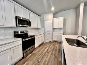 7811 Dakota Cir in Lago Vista, TX - Building Photo - Building Photo