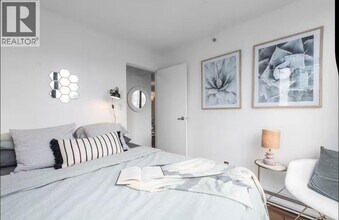 907 Beach Ave in Vancouver, BC - Building Photo - Building Photo