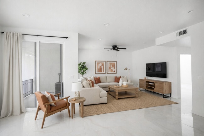 Solana Apartments in Fontana, CA - Building Photo - Building Photo