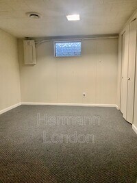 806 Undercliff Dr photo'