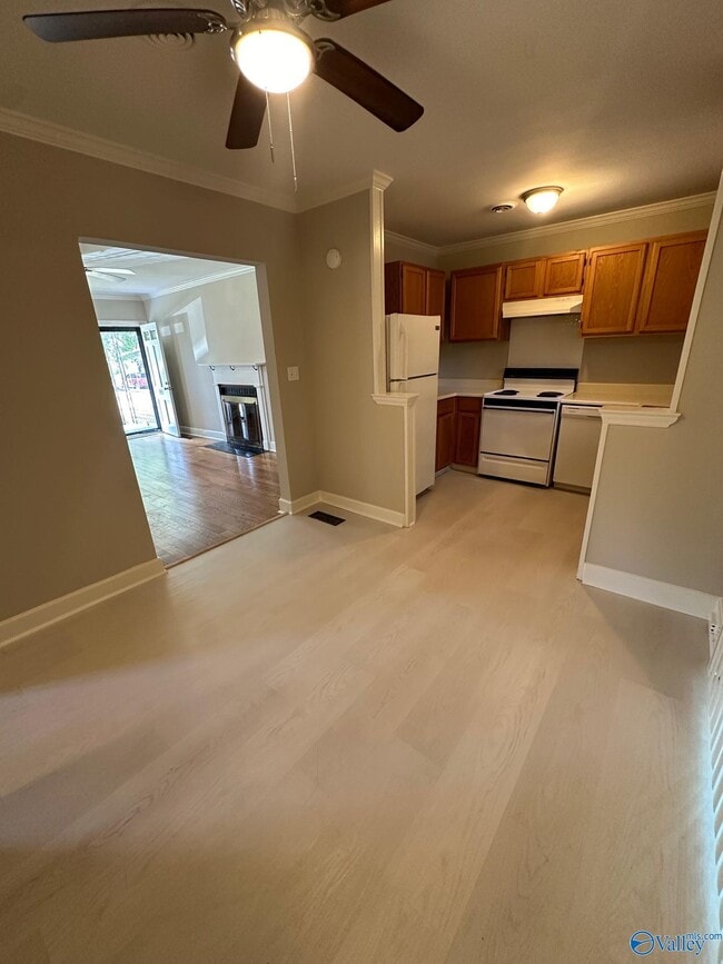 1915 Vanderbilt Cir SW in Huntsville, AL - Building Photo - Building Photo