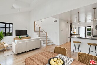 1306 Cabrillo Ave in Los Angeles, CA - Building Photo - Building Photo