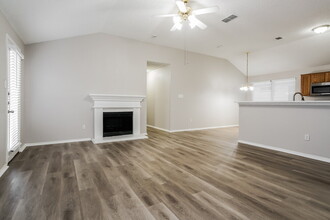 1104 Driftwood Ln in Fort Worth, TX - Building Photo - Building Photo