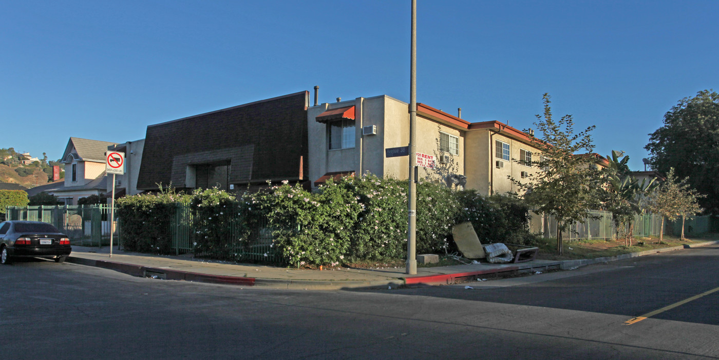 245 E Avenue 38 in Los Angeles, CA - Foto de edificio