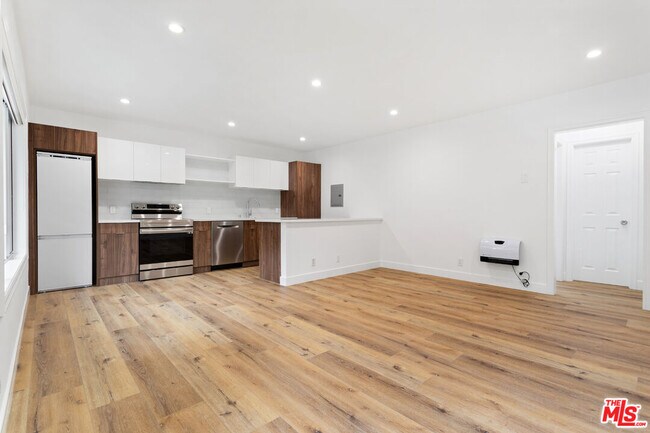 2002 4th St in Santa Monica, CA - Foto de edificio - Building Photo