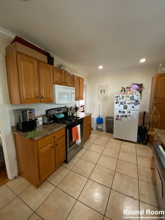 24 Claymoss Rd, Unit 1 in Boston, MA - Building Photo