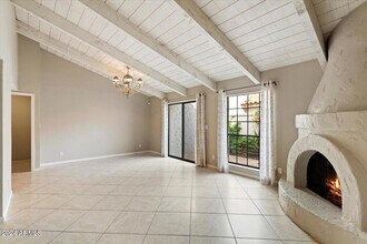 6349 N 78th St in Scottsdale, AZ - Foto de edificio - Building Photo