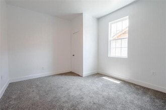 335 N Marsalis Ave in Dallas, TX - Building Photo - Building Photo