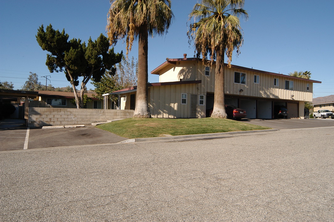 4585 Plaza Ln in Jurupa Valley, CA - Building Photo