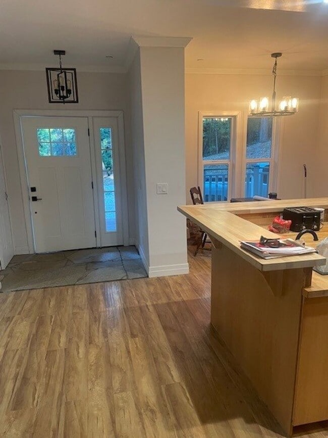 12812 Pearson Rd in Grass Valley, CA - Building Photo - Building Photo
