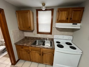 28 Clay St in Central Falls, RI - Building Photo - Building Photo