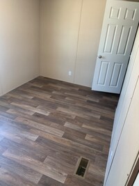 3211 W Sycamore St - 12