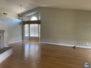 587 Wild Rose Ln in Imperial, CA - Building Photo - Building Photo