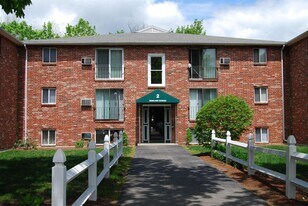 93 West St in Milford, NH - Building Photo