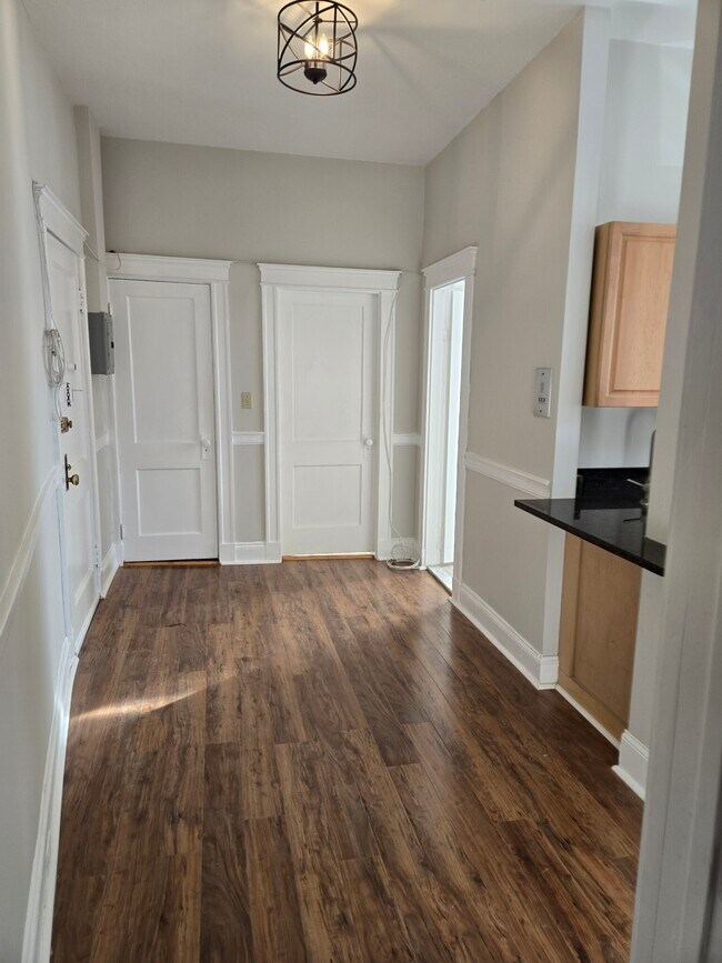 1161 Commonwealth Ave, Unit 1 in Boston, MA - Building Photo - Building Photo
