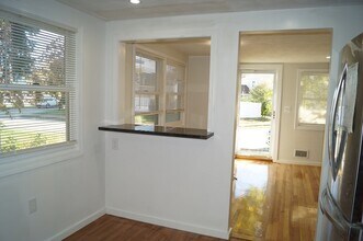 48 Bornwood Dr in Norwood, MA - Foto de edificio - Building Photo