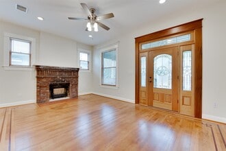 401 Willard St in Houston, TX - Foto de edificio - Building Photo