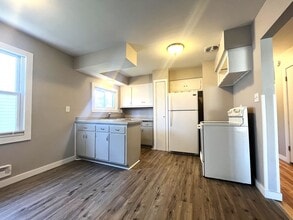 8919 W Hampton Ave in Milwaukee, WI - Building Photo - Building Photo