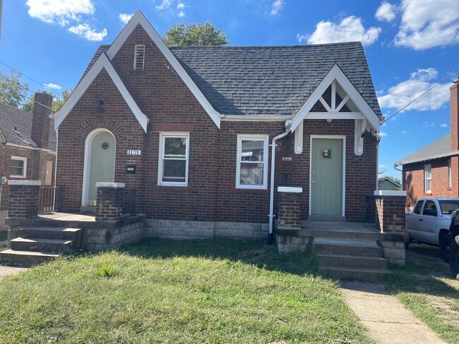 1123 North and South Rd, Unit 1123 North and South