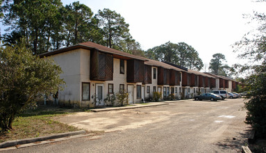 Pine Wood Village in Panama City, FL - Building Photo - Building Photo