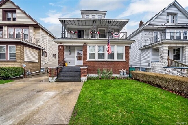 property at 122 Stratford Rd