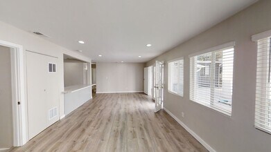 5217 Tipton St in San Diego, CA - Building Photo - Building Photo