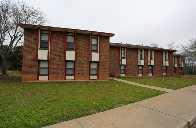 Whitestone Apartments in Cedar Park, TX - Foto de edificio - Building Photo