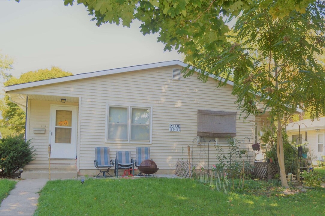 107 14th St in Ames, IA - Building Photo