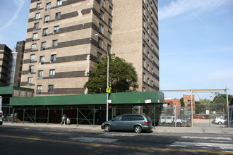 Twin Parks South East #4 in Bronx, NY - Foto de edificio - Building Photo