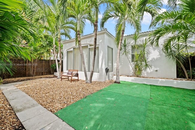 1545 Biarritz Dr in Miami Beach, FL - Building Photo - Building Photo