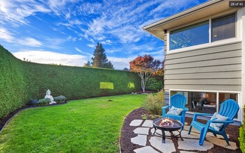 306 S 193rd St, Unit B in Des Moines, WA - Foto de edificio - Building Photo