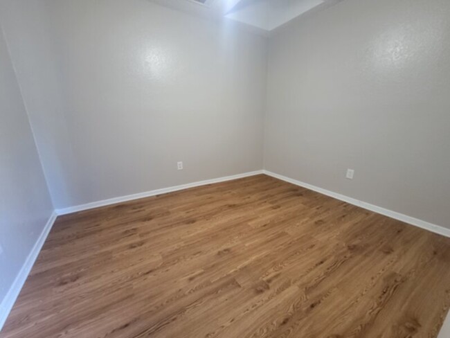 10352 Cymbal Dr in Dallas, TX - Building Photo - Building Photo