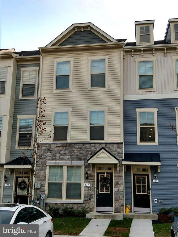 property at 517 Pebblebrook Ln