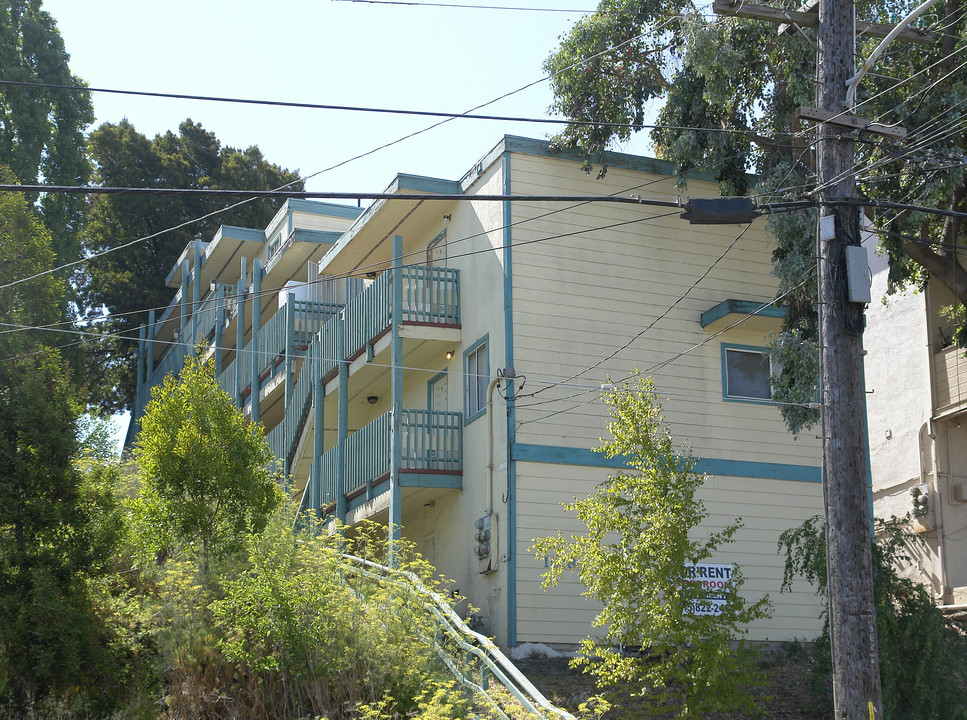 1918 16th Ave in Oakland, CA - Building Photo