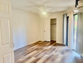 12212 N Paradise Village Pkwy W in Phoenix, AZ - Building Photo - Building Photo