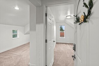 10818 Lakeview Ave SW in Lakewood, WA - Building Photo - Building Photo