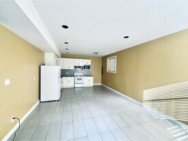 110xx-11168 168 St in Surrey, BC - Building Photo