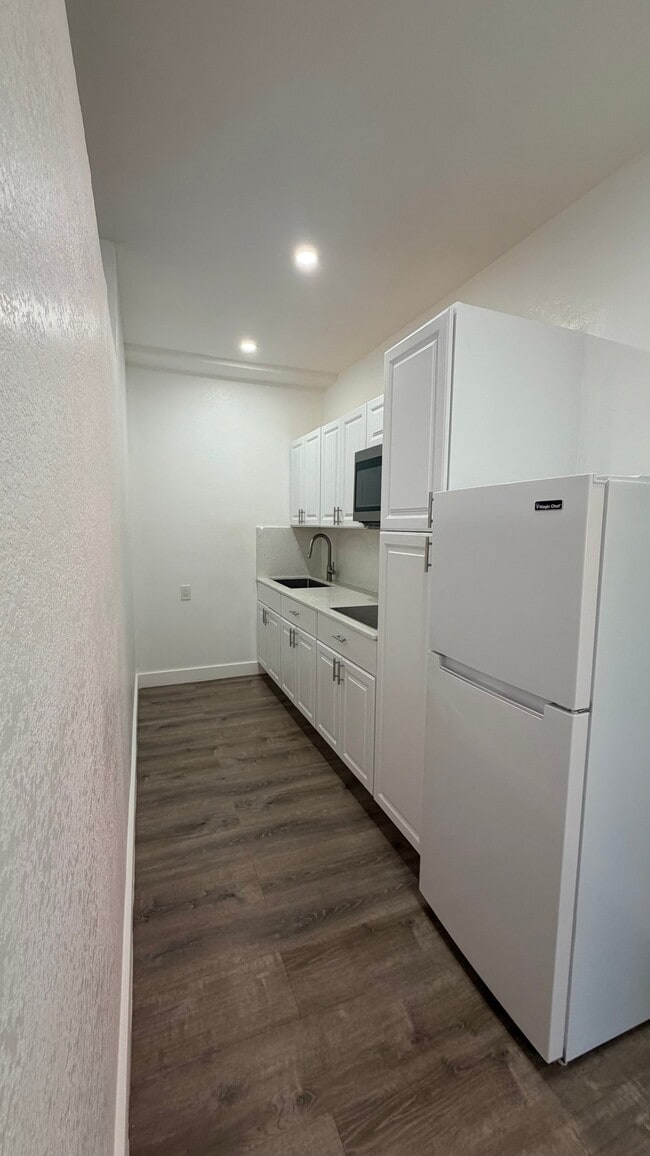 2712 SW 118th Ct, Unit 1 Bedroom