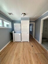 5 Pine St in Hampton Bays, NY - Building Photo - Building Photo