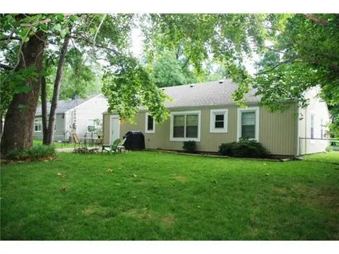 2509 W 76th St in Prairie Village, KS - Foto de edificio - Building Photo