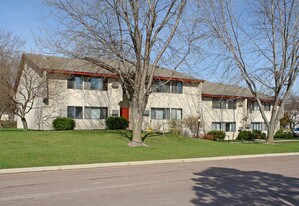 321 1st Ave SE in Lonsdale, MN - Building Photo