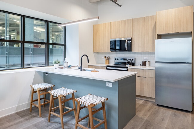 The Station Lofts in Chicago, IL - Foto de edificio - Building Photo