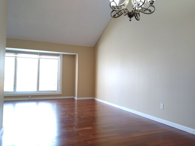 property at 715 S Evanston St