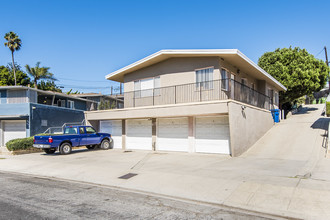 7849-7851 Flight Ave in Los Angeles, CA - Building Photo - Other