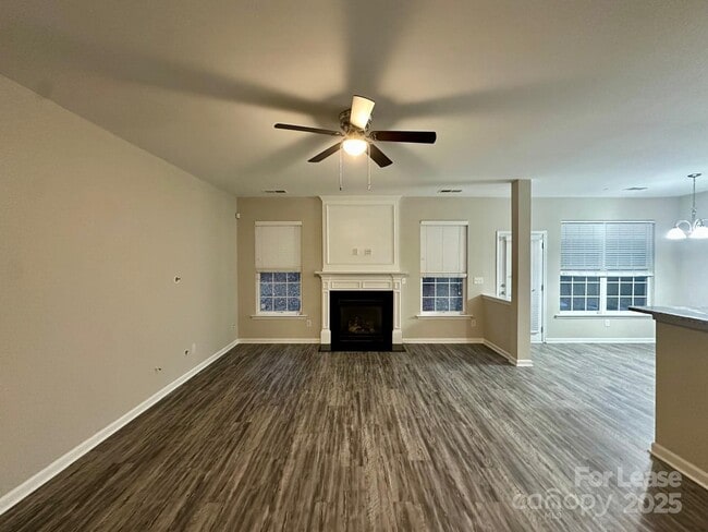 4427 Eglinton Toll Ct in Charlotte, NC - Foto de edificio - Building Photo