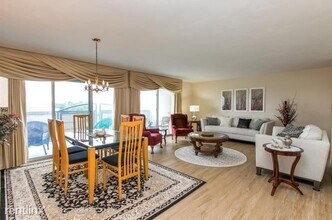 2121 Nicholasville Rd-Unit -Apt 612 in Lexington, KY - Foto de edificio - Building Photo