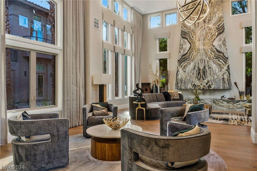 5 Wood Creek Ct in Las Vegas, NV - Building Photo